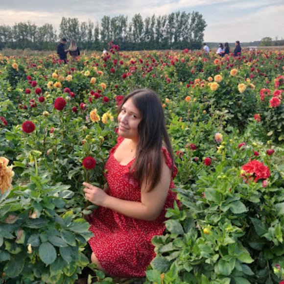 Meet your Posher, Celest - Picture 5 of 14